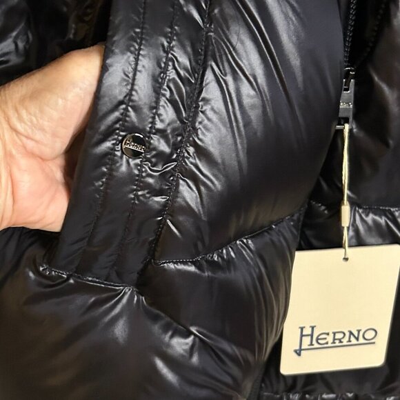 HERNO Women's Nylon Down Jacket in Black Size M - Picture 3 of 8